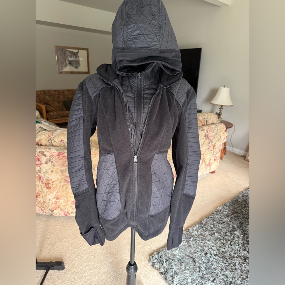 Lululemon Fleecy Keen Jacket. Solid Black. Size 10 - image 1